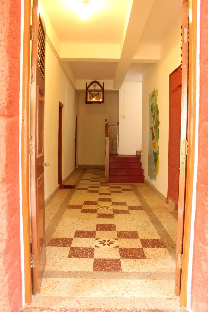 Aerostel - Backpacker'S Hostel In Goa Calangute Exterior photo